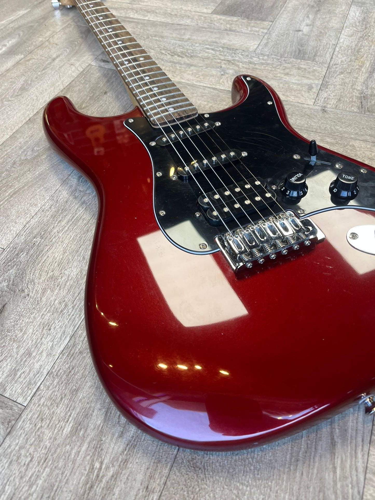 Fender Squier Affinity HSS Stratocaster Candy Apple Red