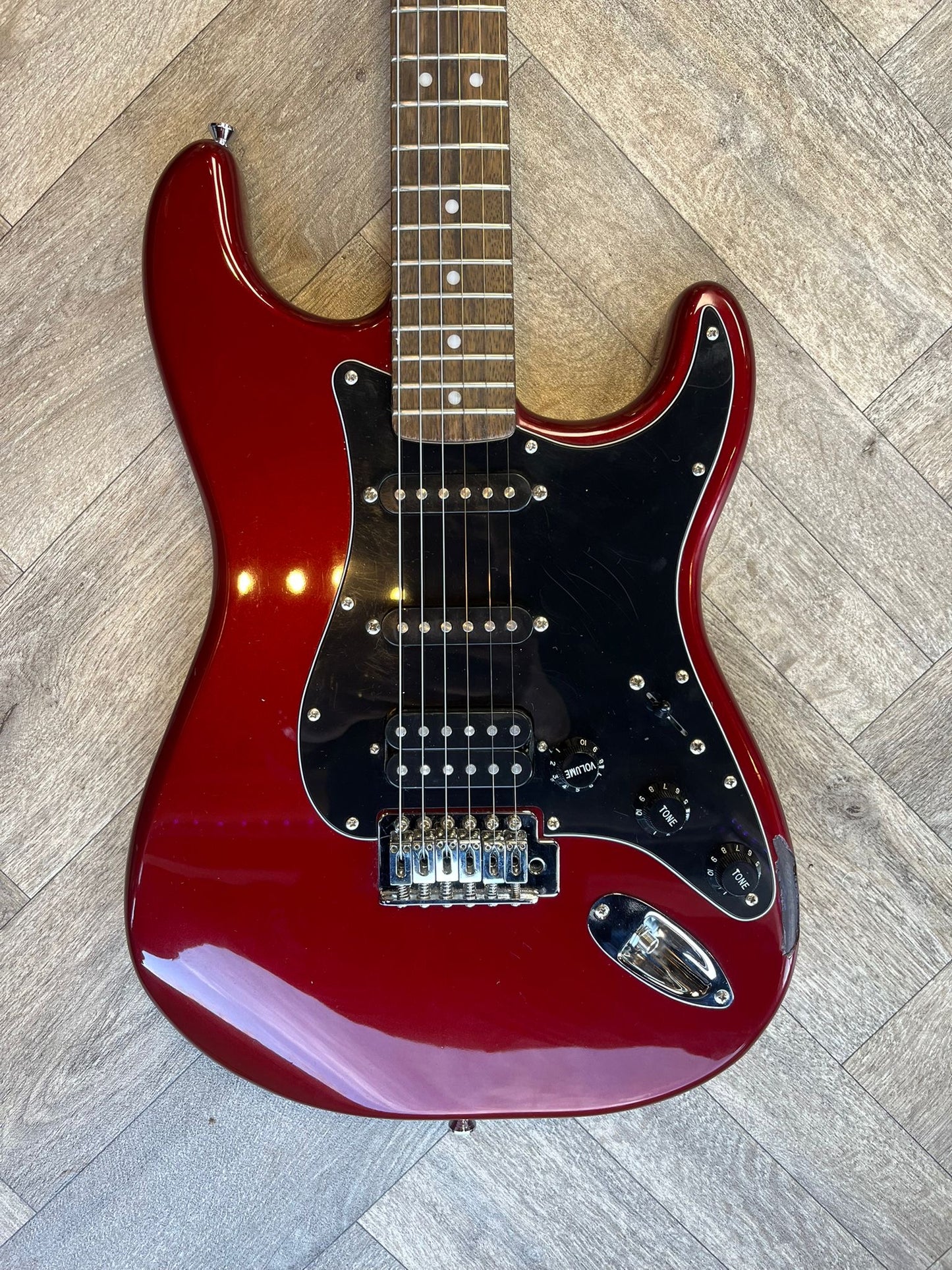 Fender Squier Affinity HSS Stratocaster Candy Apple Red