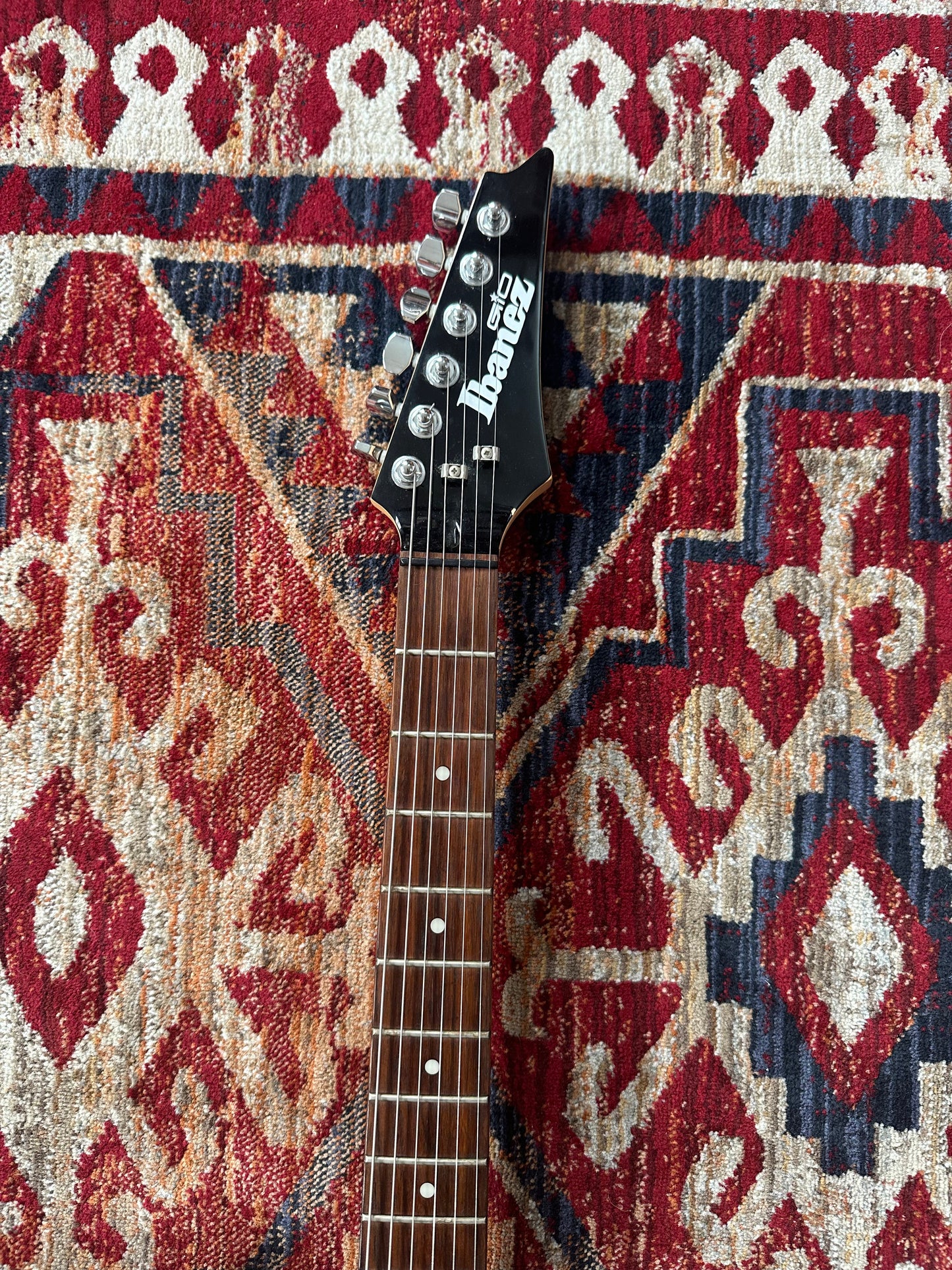 IBANEZ GIO ELECTRIC GUITAR - MINT CONDITION