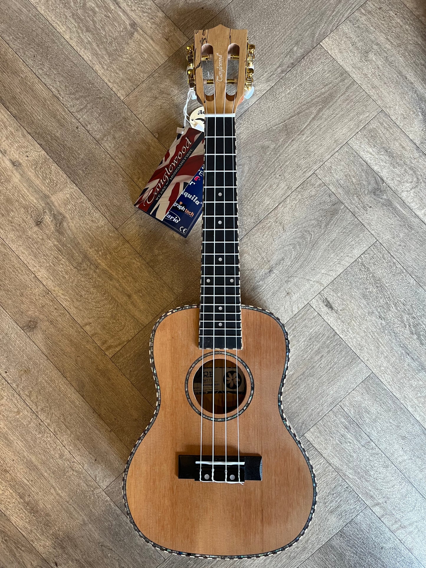 Concert Ukulele - Cedar top, Spalt Maple B&S